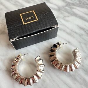 Vintage Avon Rippled Fashion Hoop Silvertone pierced earrings